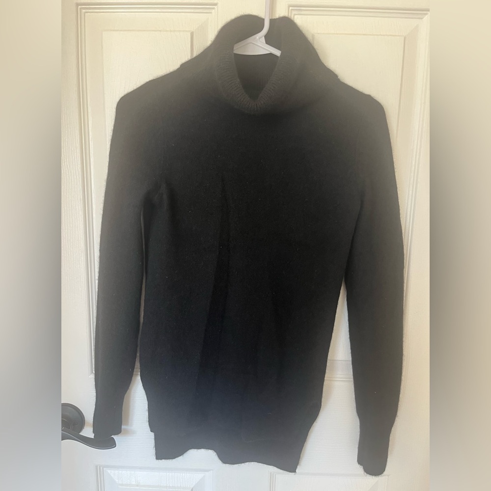 VINTAGE Barney's New York 100% Cashmere Turtleneck Sweater